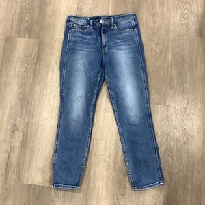 29 (8R) GAP cigarette high rise jeans
